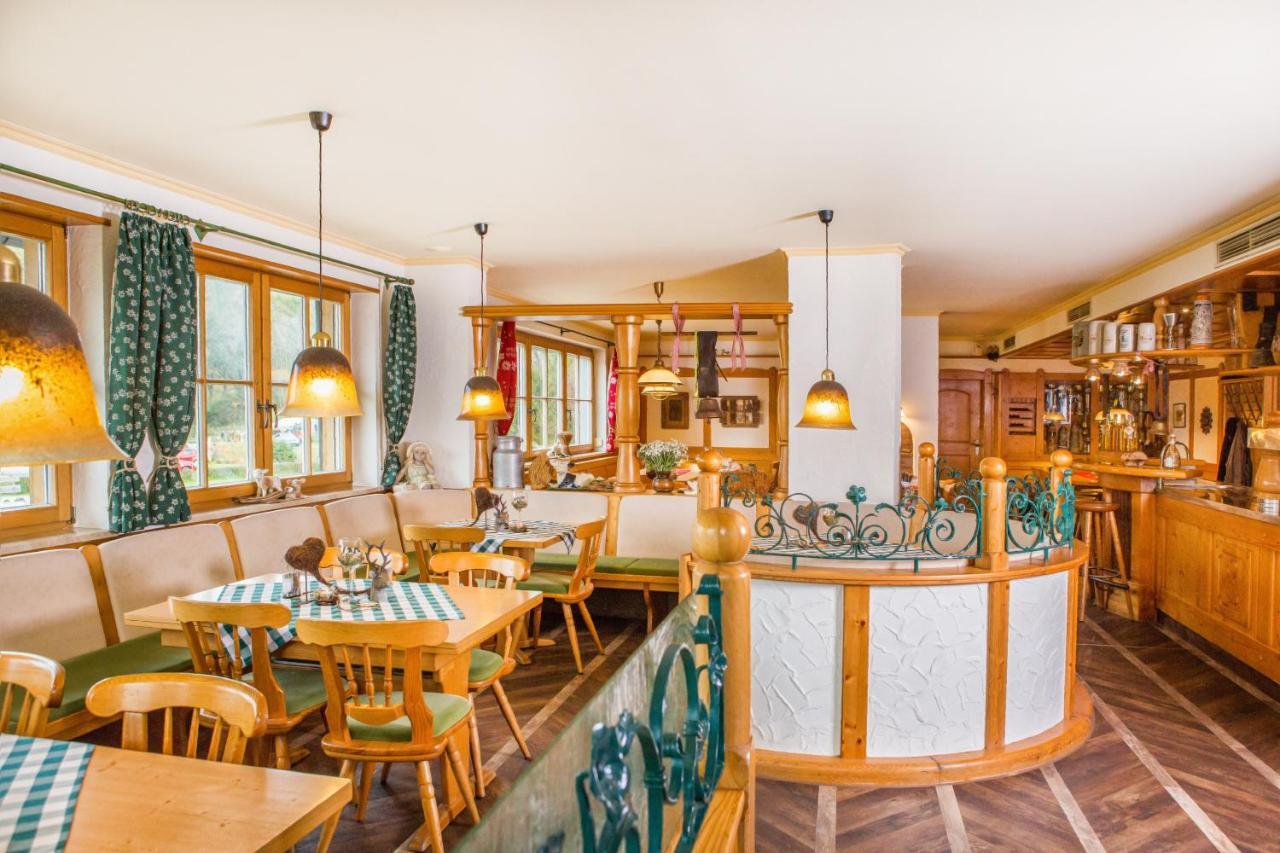 Traditions-Gasthaus Bayrischer Hof ลอยท์เคียร์ช อิม อัลล์กอย ภายนอก รูปภาพ